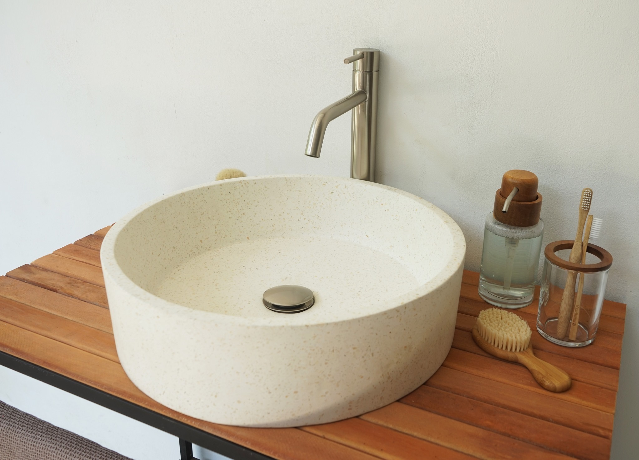 Terrazzo washbasin - available in white and black terrazzo