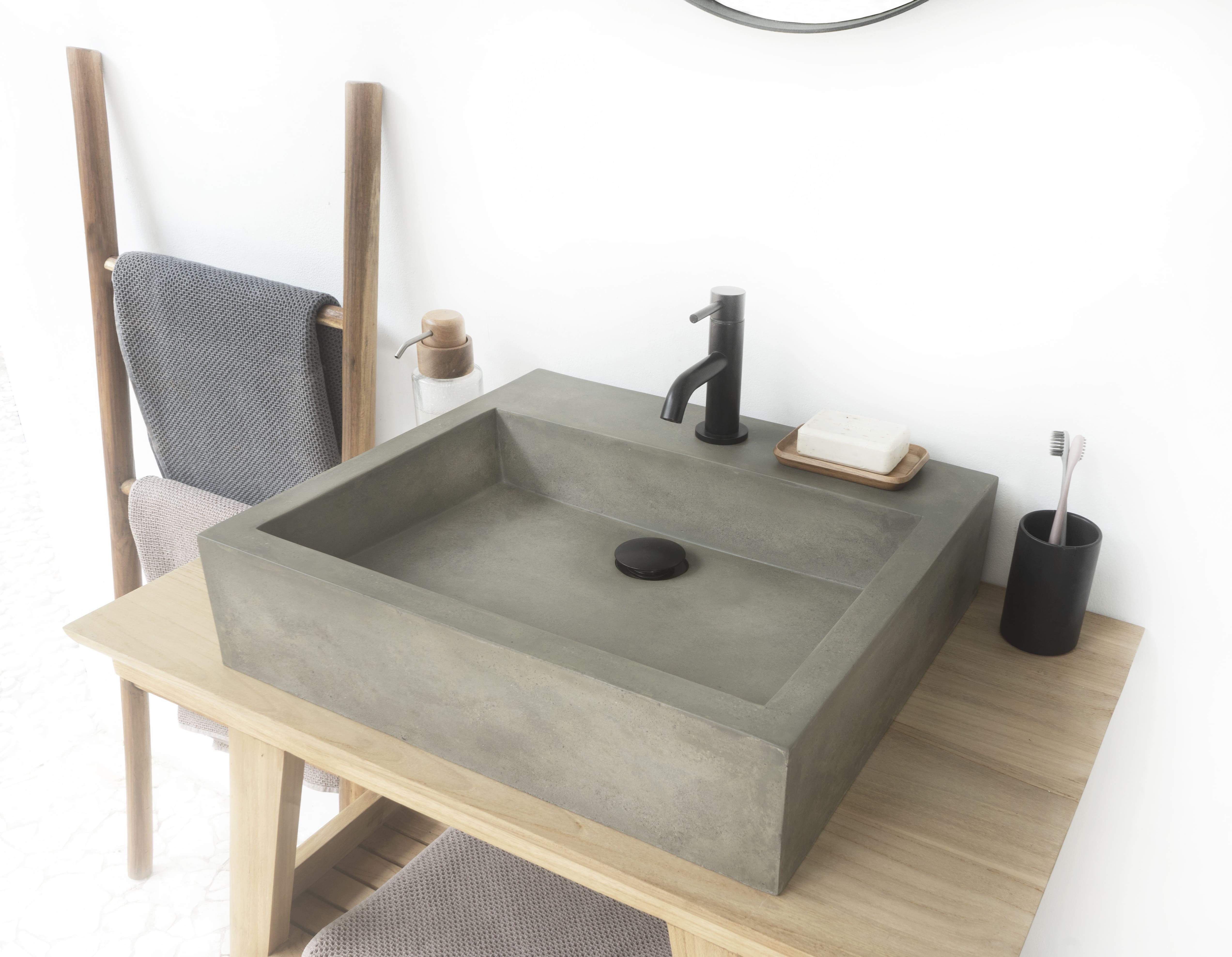 Big concrete sink rectangular