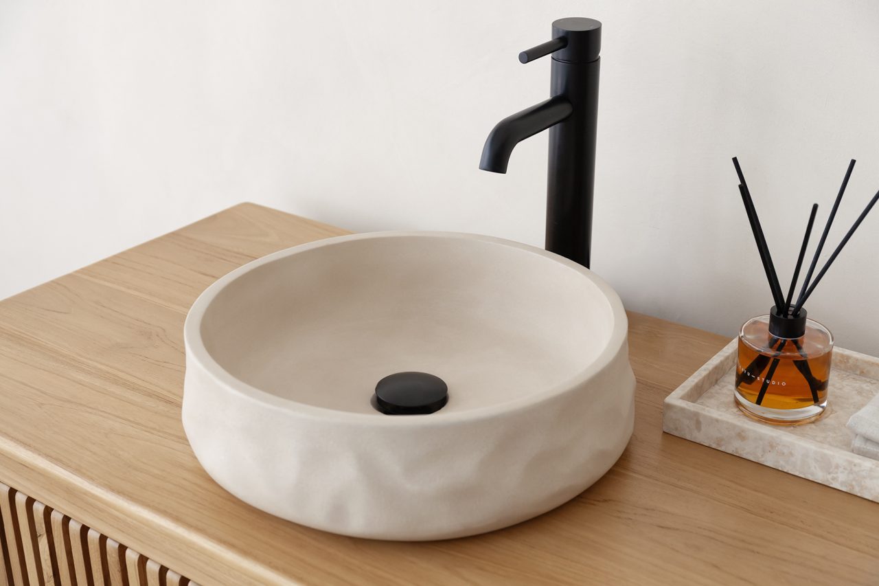 Organic pastel concrete basin in Dune (sandy beige)